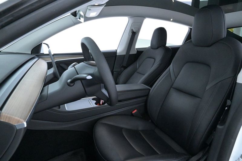 Tesla Model Y bild 9