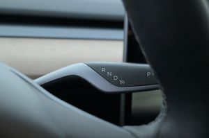 Tesla Model Y bild 8
