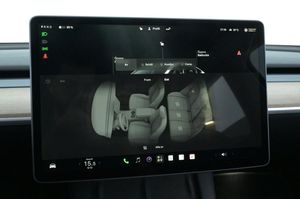 Tesla Model Y bild 18