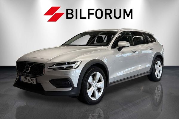 Volvo V60 Cross Country B4 AWD CORE / NAVI / KAMERA / DRAG / LEASBAR - 2024
