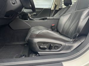 Lexus ES bild 17