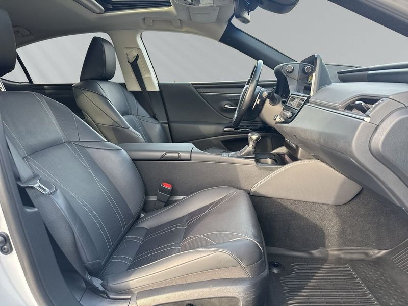 Lexus ES bild 14