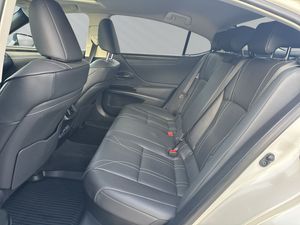 Lexus ES bild 15