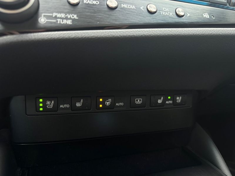 Lexus ES bild 24