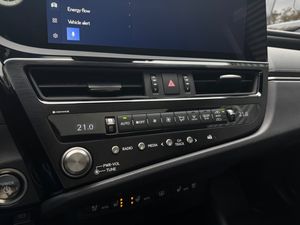 Lexus ES bild 23