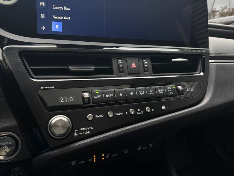Lexus ES bild 23