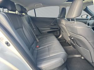 Lexus ES bild 16