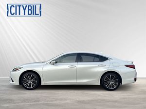 Lexus ES bild 2