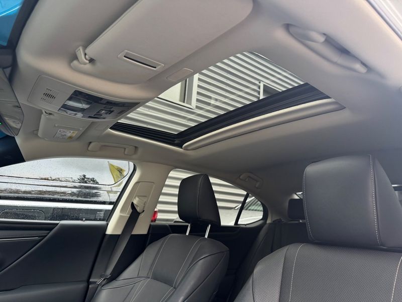Lexus ES bild 19