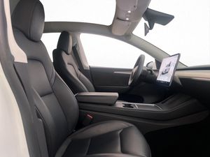 Tesla Model Y bild 13