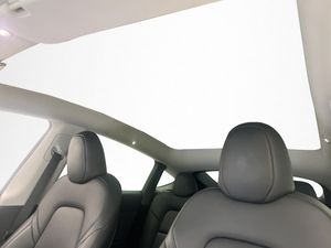 Tesla Model Y bild 11
