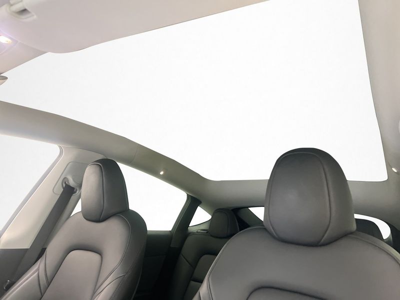 Tesla Model Y bild 11