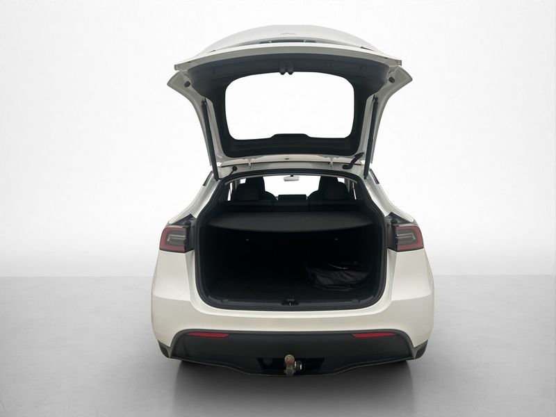 Tesla Model Y bild 27