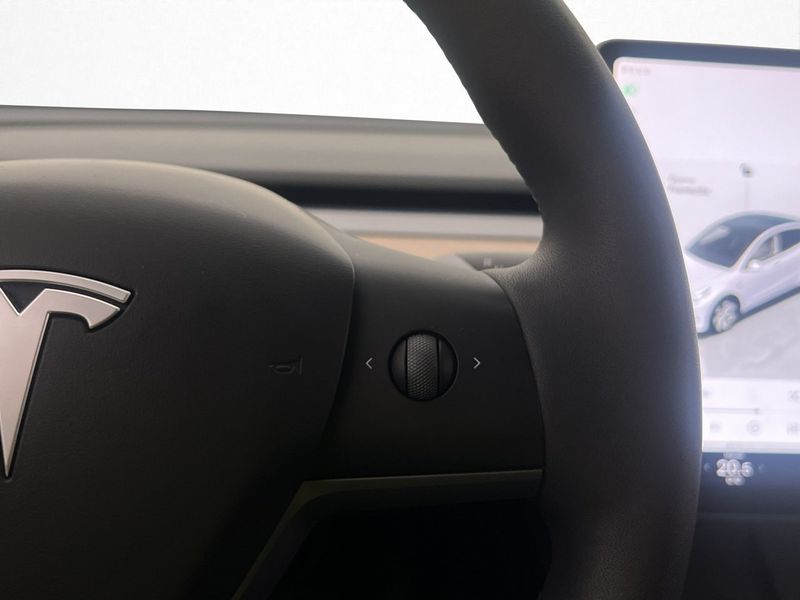 Tesla Model Y bild 19