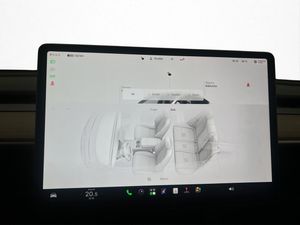 Tesla Model Y bild 24