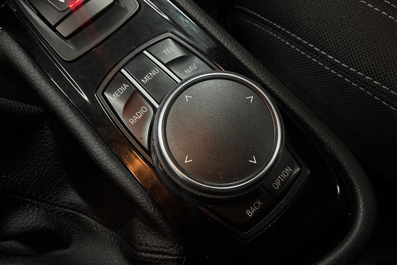 BMW 218 bild 22