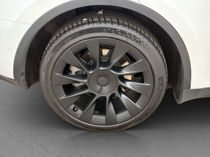 Tesla Model Y bild 36