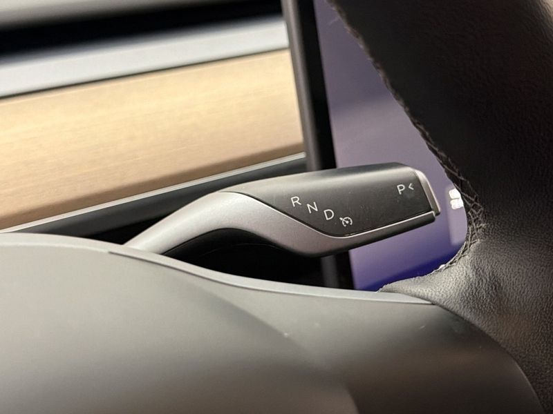 Tesla Model Y bild 17