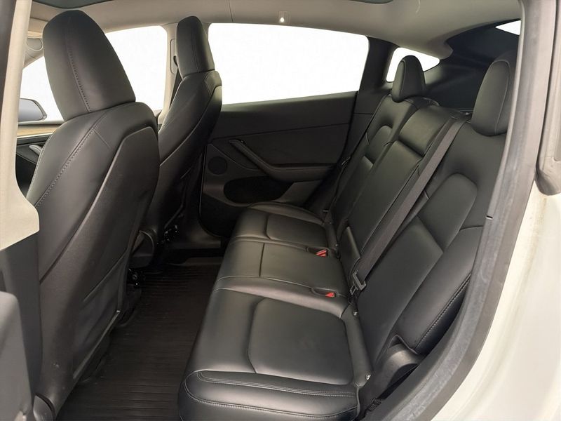 Tesla Model Y bild 30