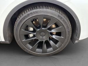 Tesla Model Y bild 37