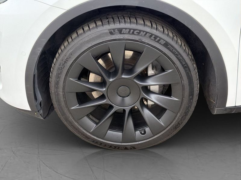 Tesla Model Y bild 34