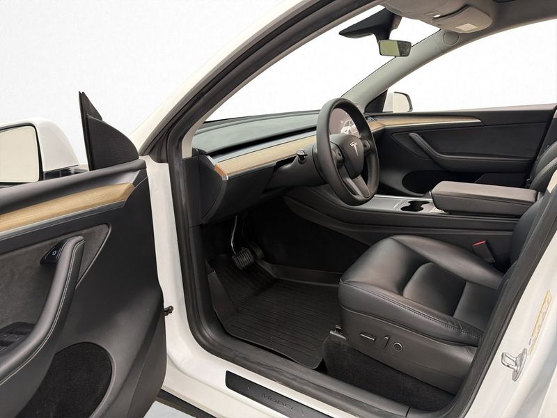 Tesla Model Y bild 12