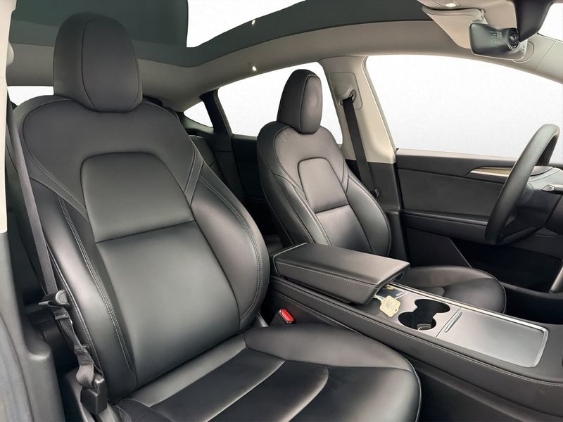 Tesla Model Y bild 19