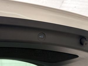 Tesla Model Y bild 33