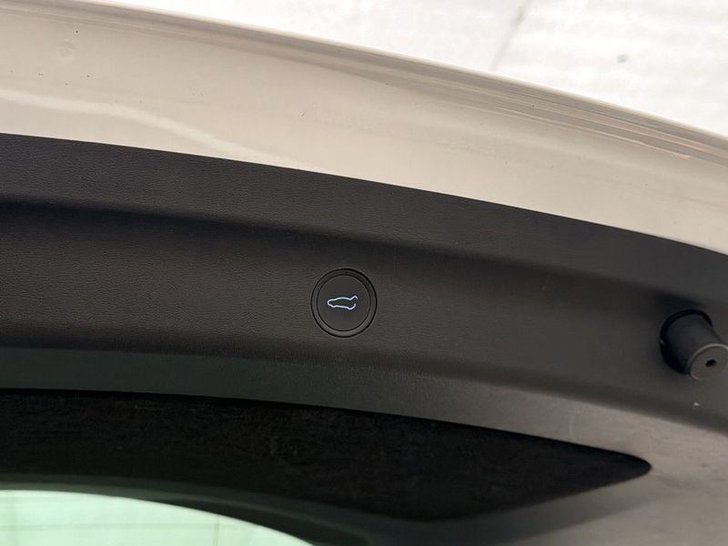 Tesla Model Y bild 33
