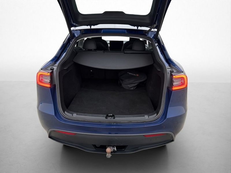 Tesla Model Y bild 18