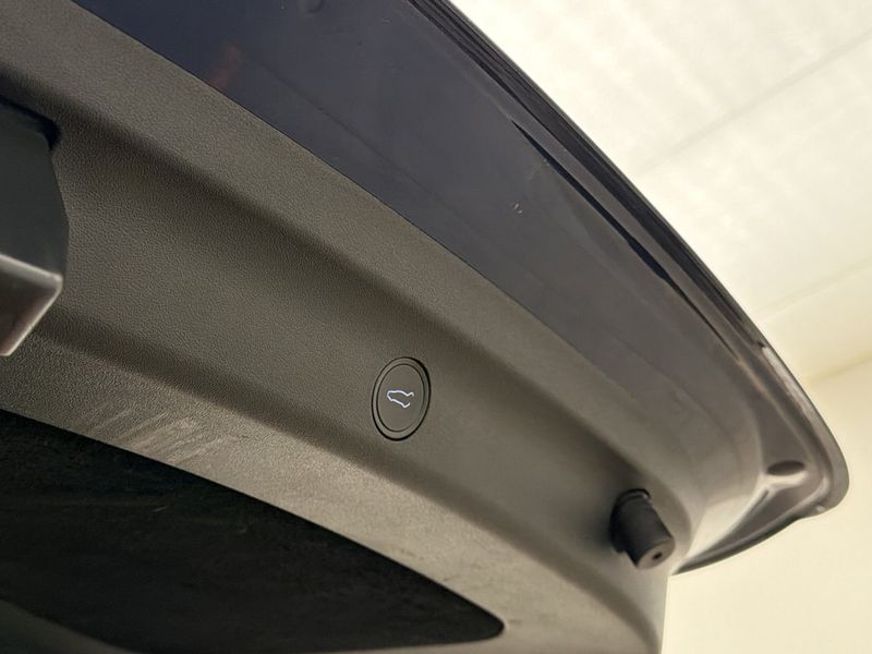 Tesla Model Y bild 19