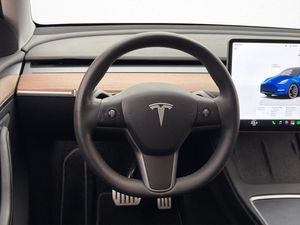 Tesla Model Y bild 22