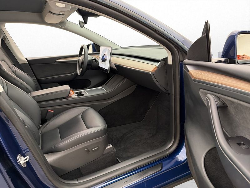 Tesla Model Y bild 16