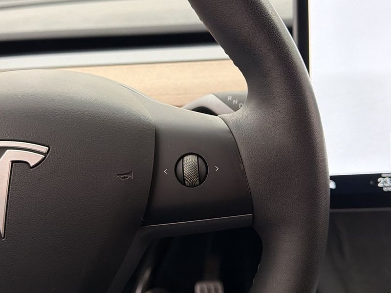 Tesla Model Y bild 26