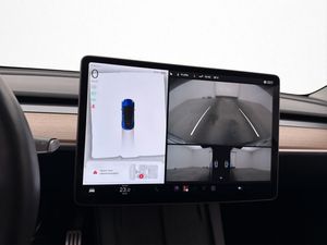 Tesla Model Y bild 37