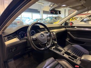 Volkswagen Passat bild 9