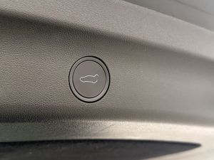 Tesla Model Y bild 28