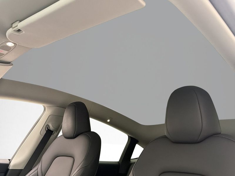 Tesla Model Y bild 11