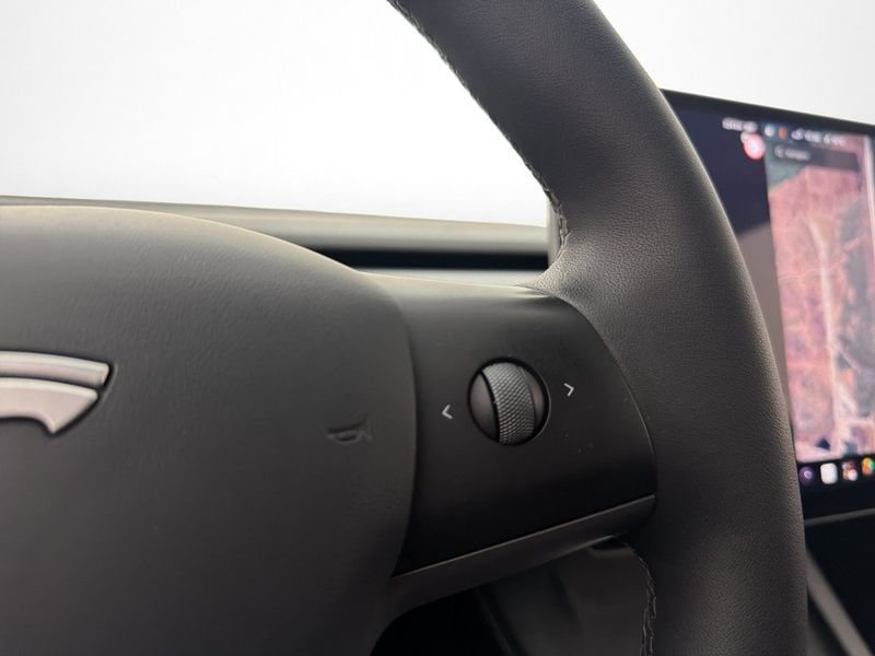 Tesla Model Y bild 19