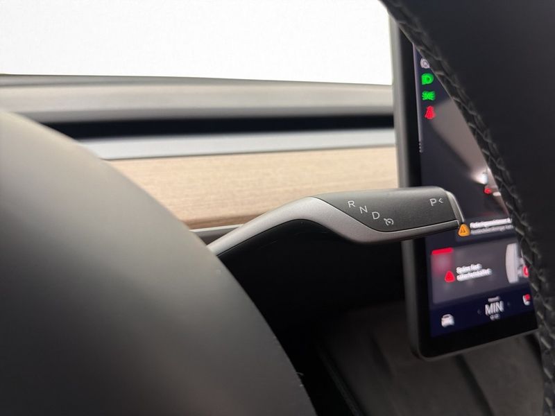 Tesla Model Y bild 31