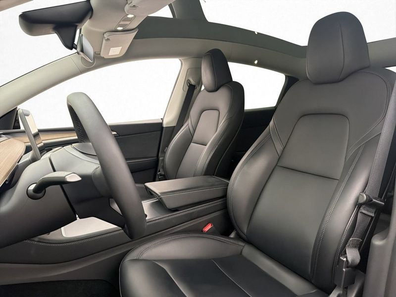 Tesla Model Y bild 10