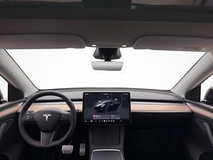 Tesla Model Y bild 17