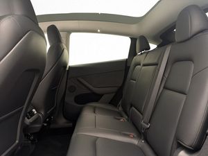 Tesla Model Y bild 15