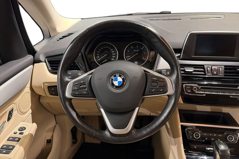 BMW 218 bild 15
