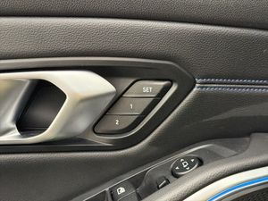 BMW 330 bild 13