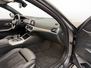 BMW 330 bild 30