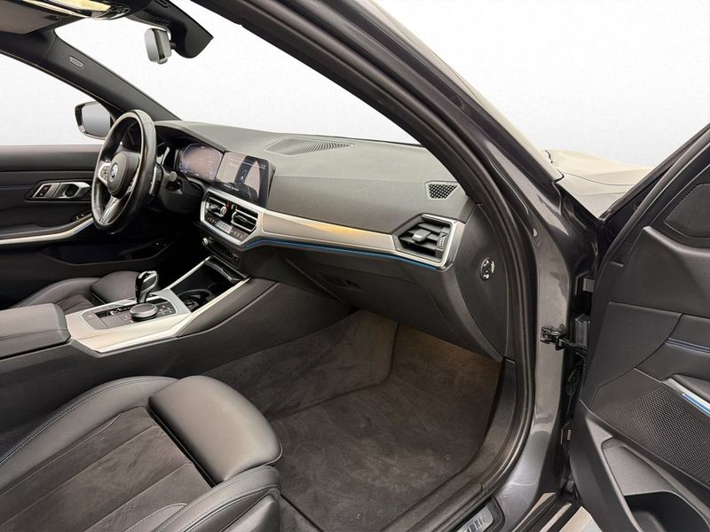 BMW 330 bild 30