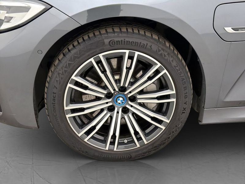 BMW 330 bild 37