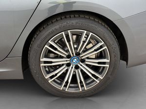 BMW 330 bild 38