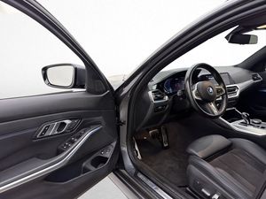 BMW 330 bild 11